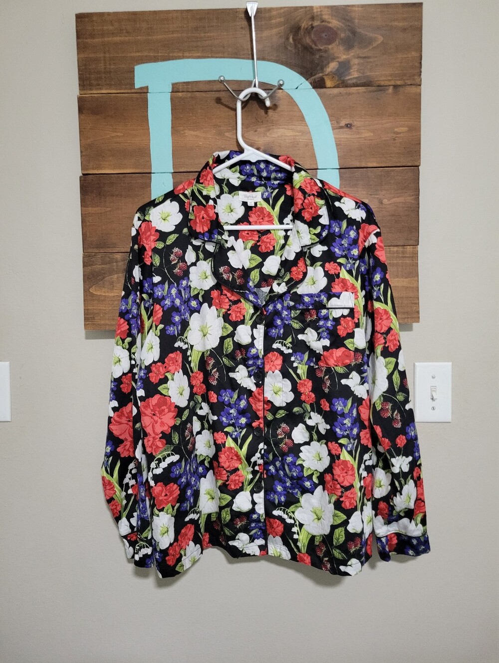 BedHead Black Floral Button-Front Long Sleeve Sustanable Pajama Top Medium